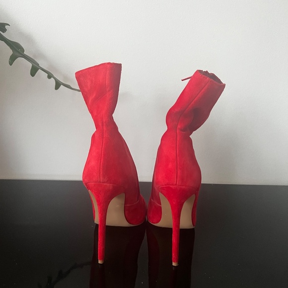 Red suede booties - Picture 2 of 5